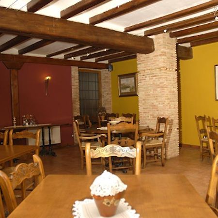 Parador De Santa Rita 莫利纳德亚拉贡 外观 照片